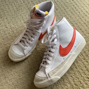 NIKE “Blazer Mid ‘77 Vintage” sneakers 🏀
